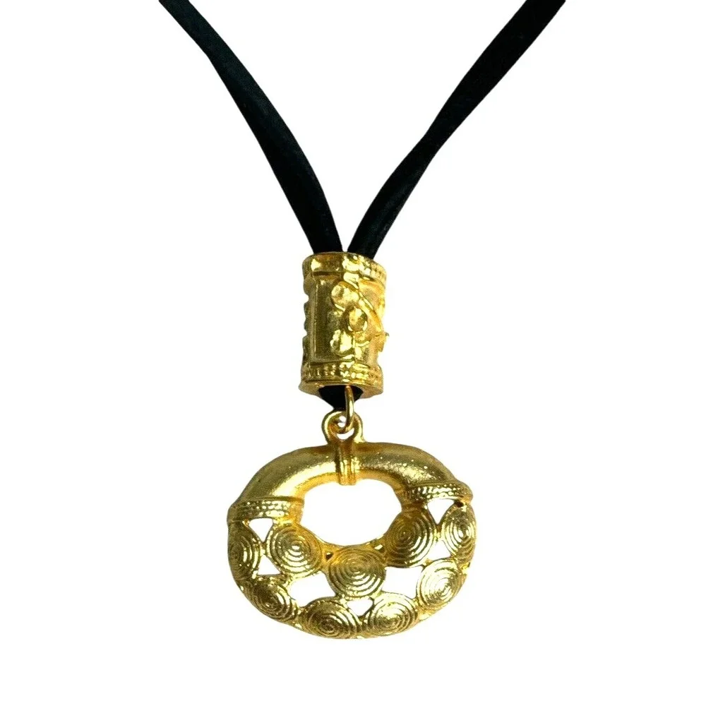 Arte Chibcha Pre‑Colombian Gold‑Plated Pendant on Velvet‎ Cord